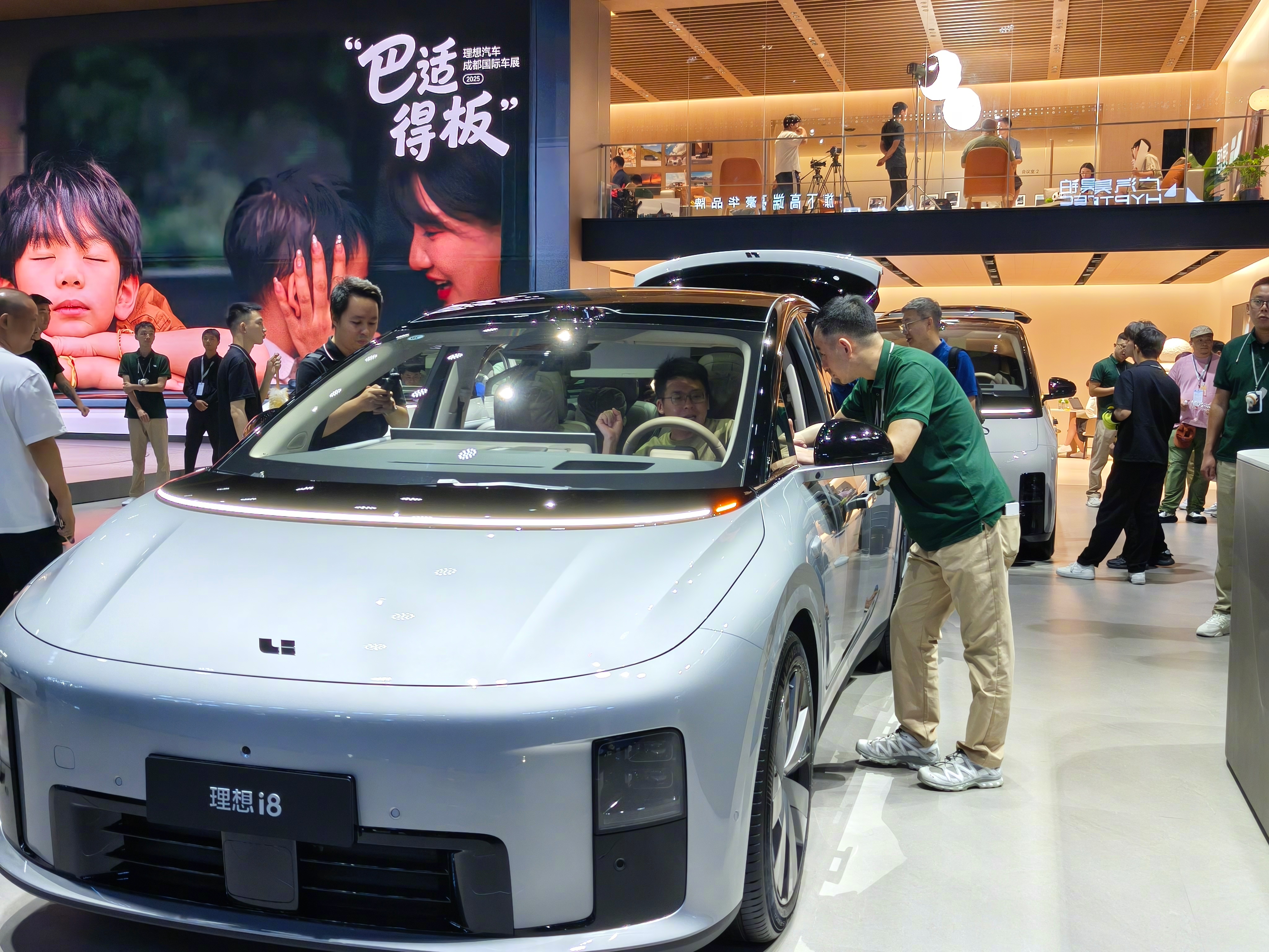 广汽埃安与滴滴自动驾驶联手打造 Robotaxi R2正式交付