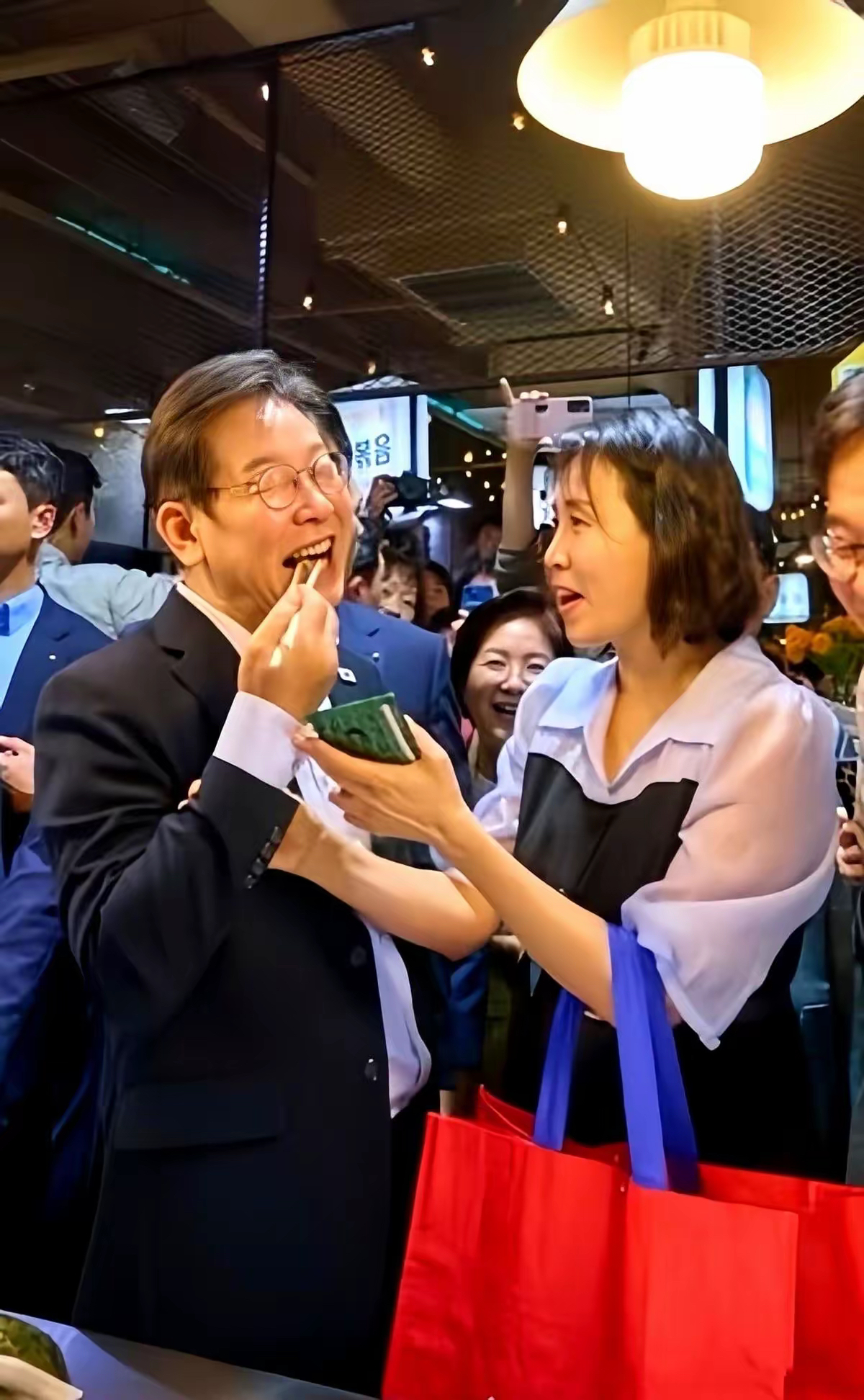 今日看点｜韩国总统李在明访华