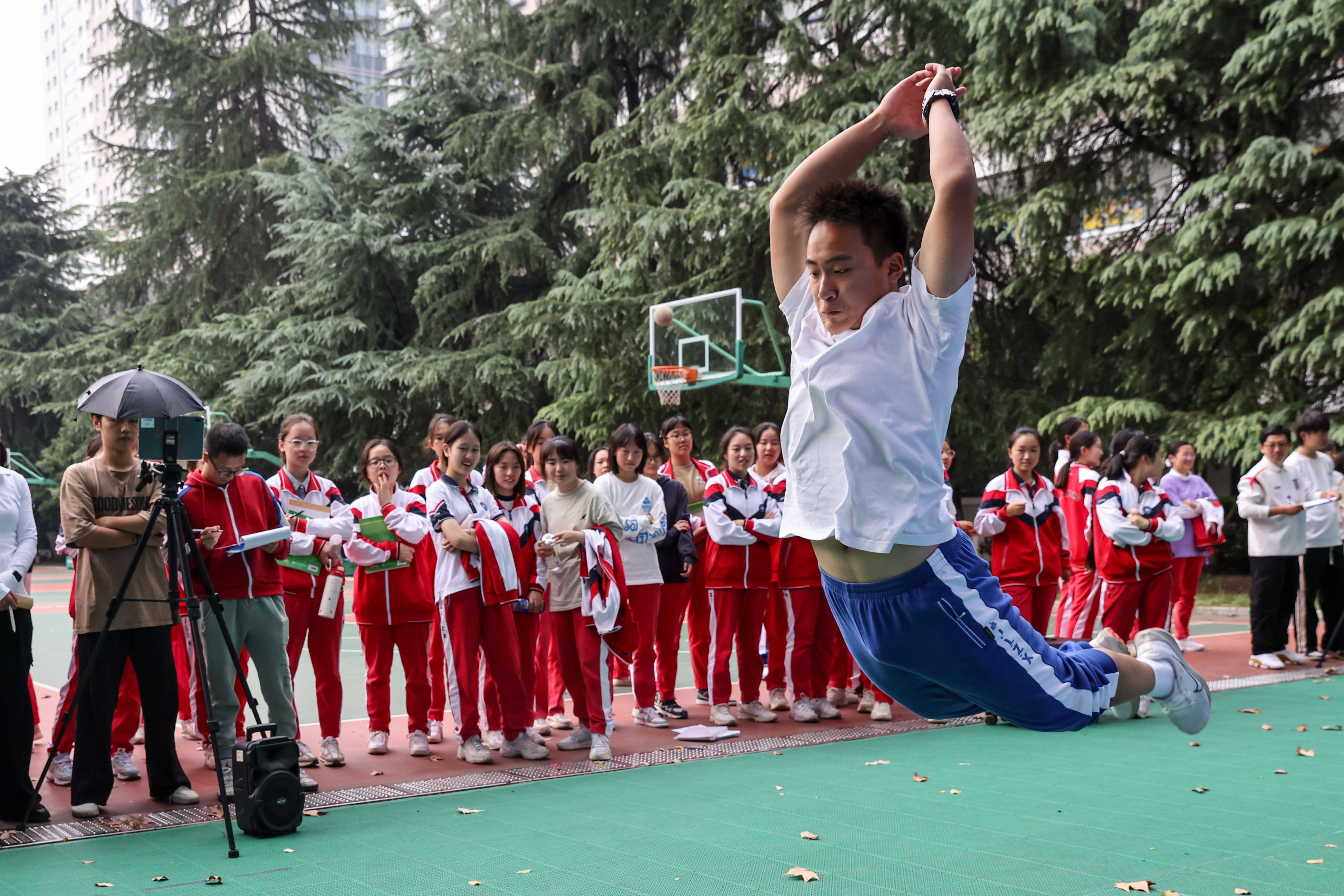 金陵体育发布2025年预增公告 净利润同比增长109.27%~161.58%