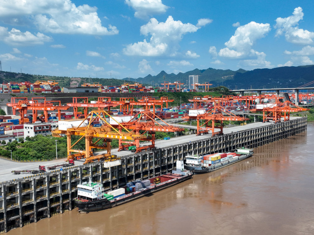 成渝经济圈2025年投资动能强劲，重庆“十项行动”投资2961亿