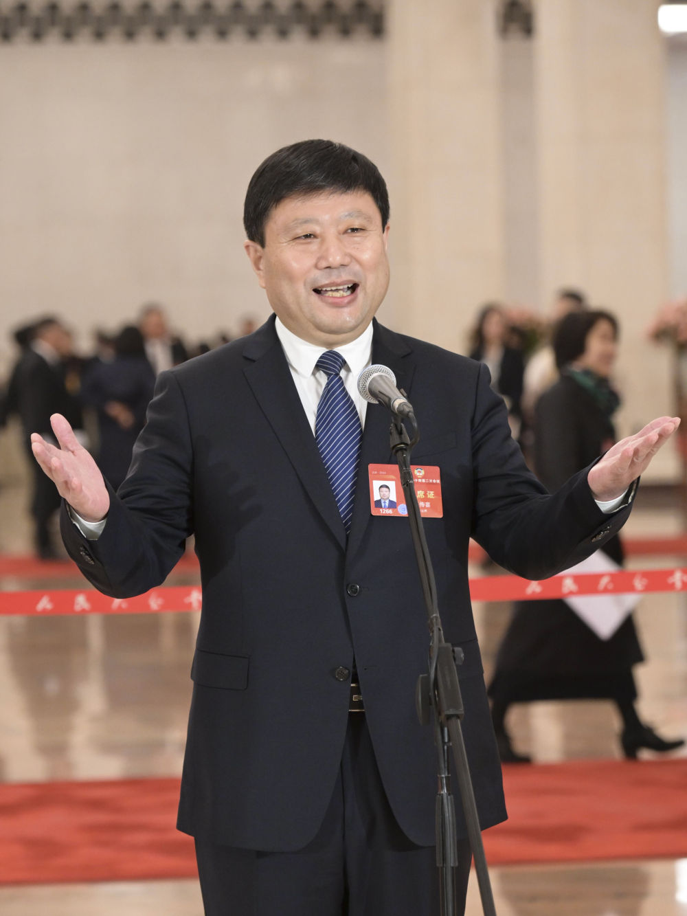 组图丨第一场“委员通道”开启