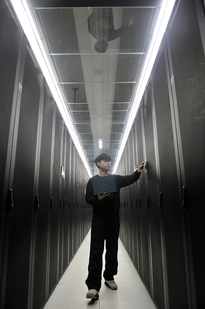 鹏翎股份：截至2026年2月10日，公司的股东总数为29,353户