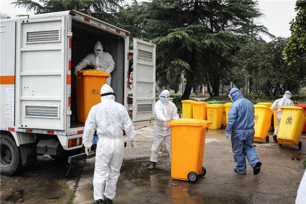 近10万港人北上养老 跨境医疗难题待解