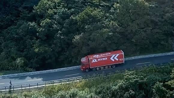 2025年邮政行业寄递业务量完成2165.1亿件 同比增长11.8%