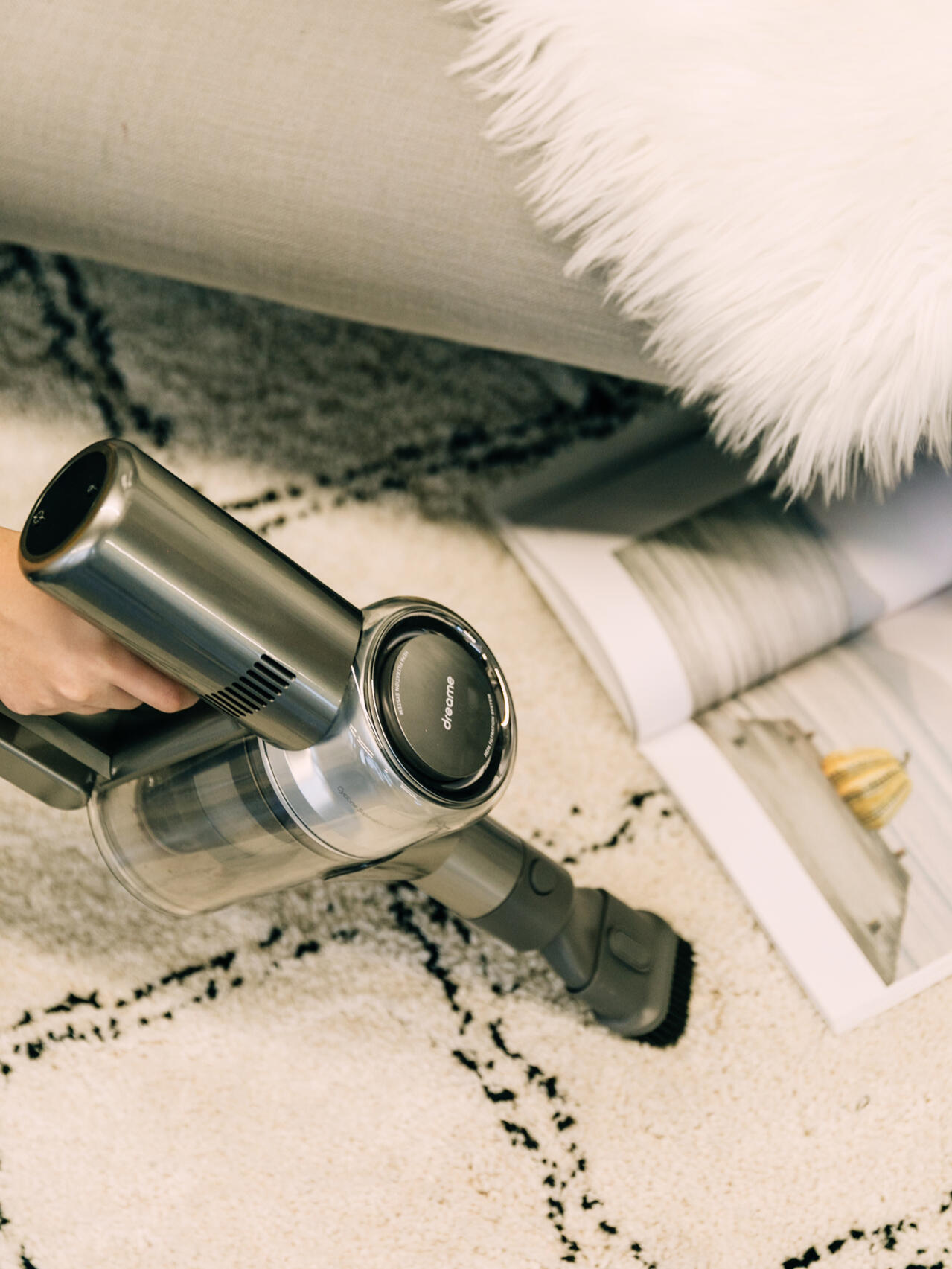 富佳股份获得发明专利授权：“一种宠物吸毛梳及宠物吸尘器”