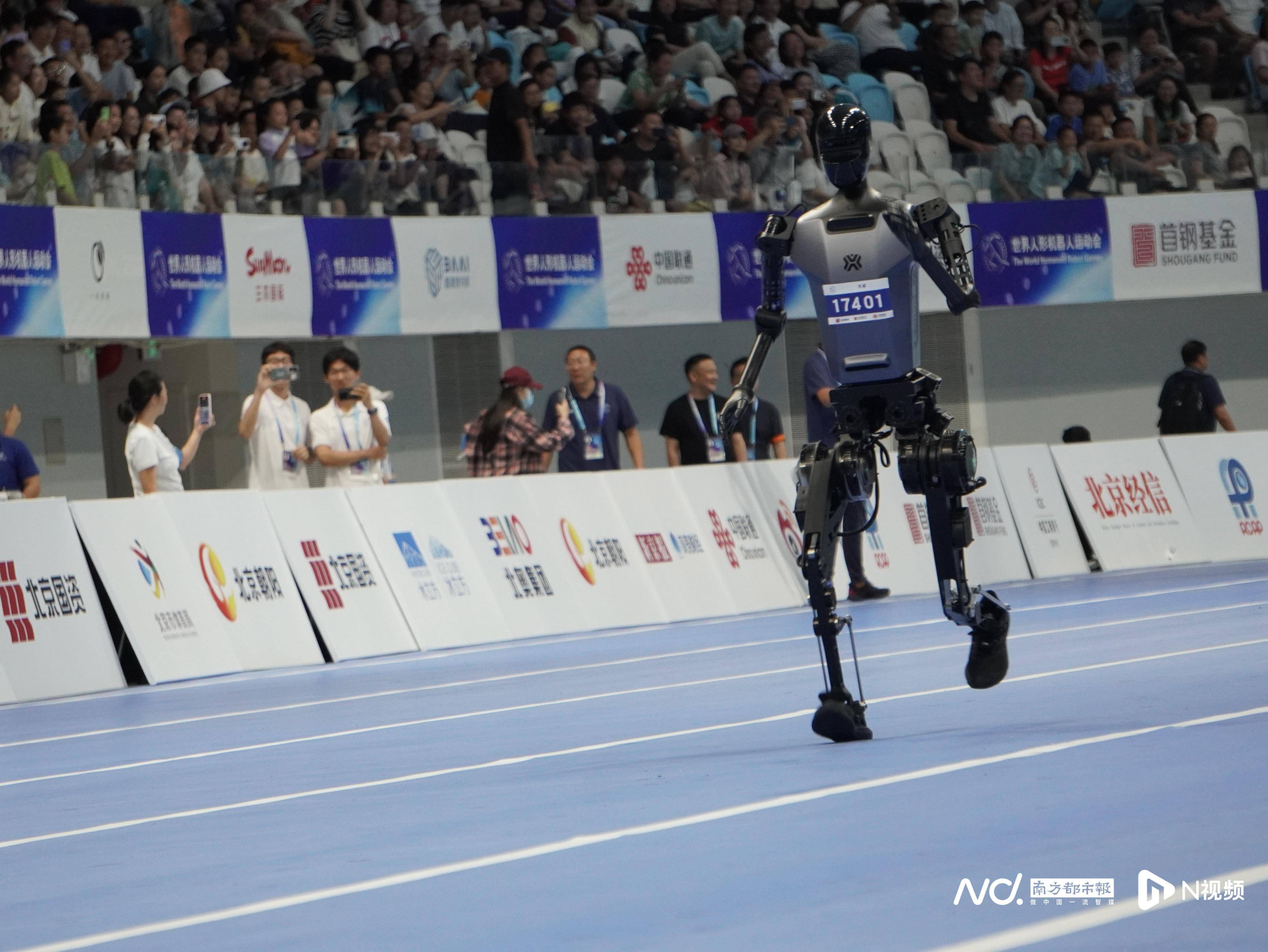 以武会春！宇树机器人马年春晚秀出“赛博真功夫”