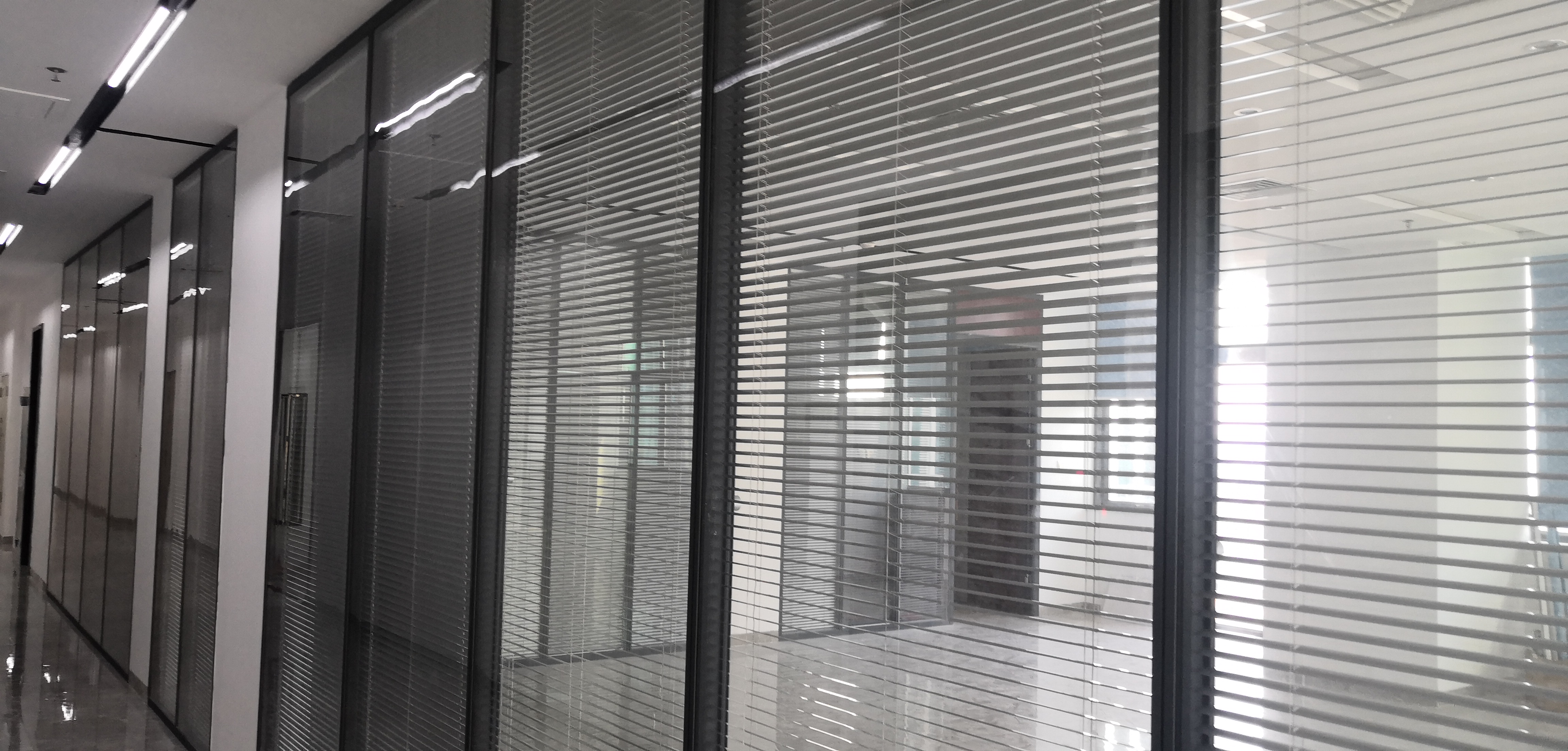 浙江永强获得实用新型专利授权：“一种平移式百叶结构以及百叶遮阳篷”