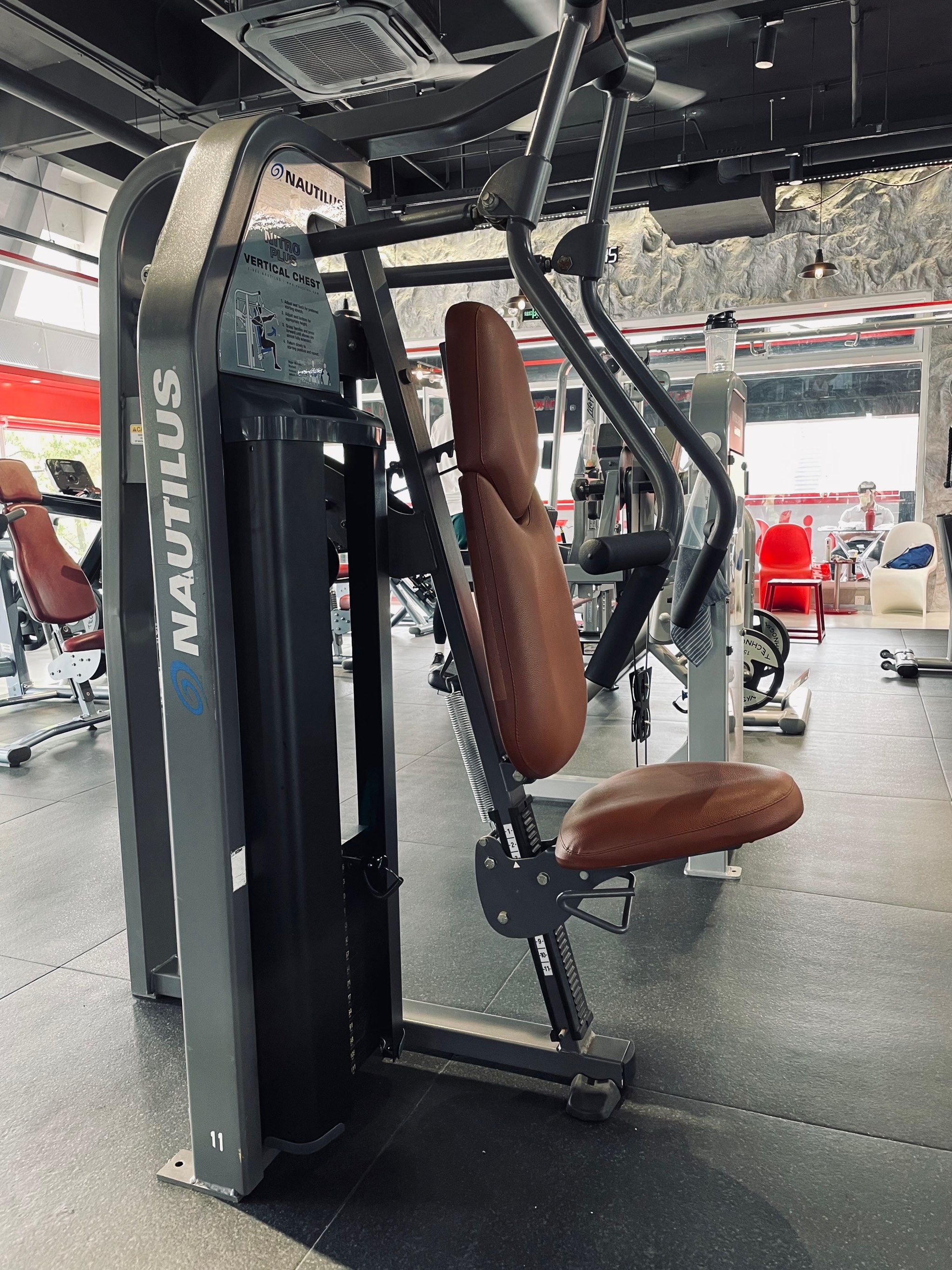 舒华体育获得外观设计专利授权：“反向坐姿高拉训练器（SH-G6922）”