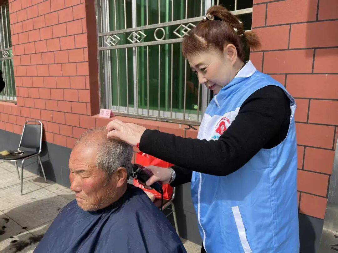 记者手记：瑞雪映初心 代表委员信心升腾