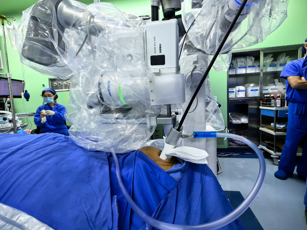 北京友谊医院顺利完成首例机器人辅助下冠状动脉介入手术