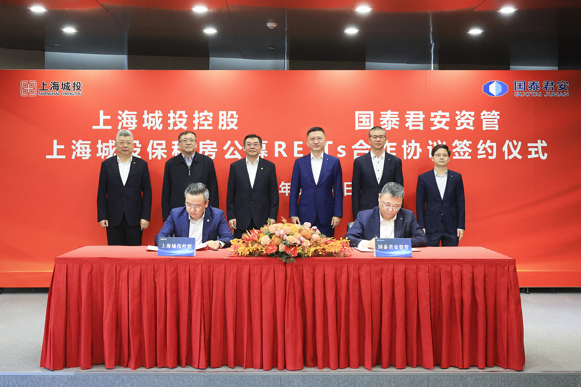 两会丨全国政协委员、国泰君安国际控股有限公司董事会主席阎峰建议：适时分步下调港股通合格投资者准入门槛