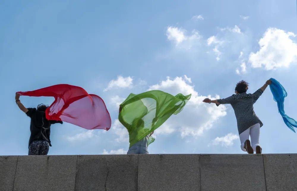 谁能帮千万阿尔茨海默病家庭减负？