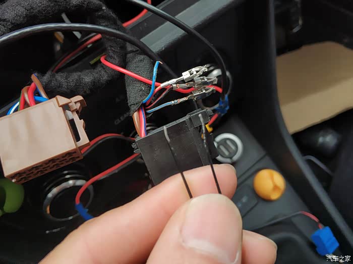 德赛西威公布国际专利申请：“车载LIN网络收发器电路、通讯装置及车机系统”