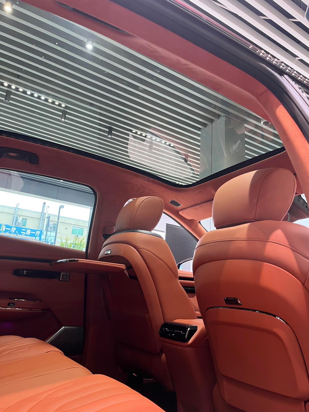 方向盘消失之后：特斯拉Robotaxi真要来了