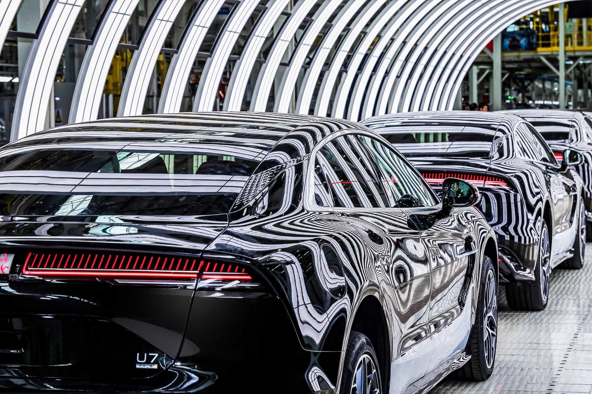 比亚迪获得外观设计专利授权：“汽车”