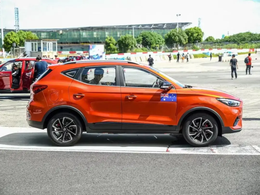 天成自控获得外观设计专利授权：“汽车座椅（现繁星）”