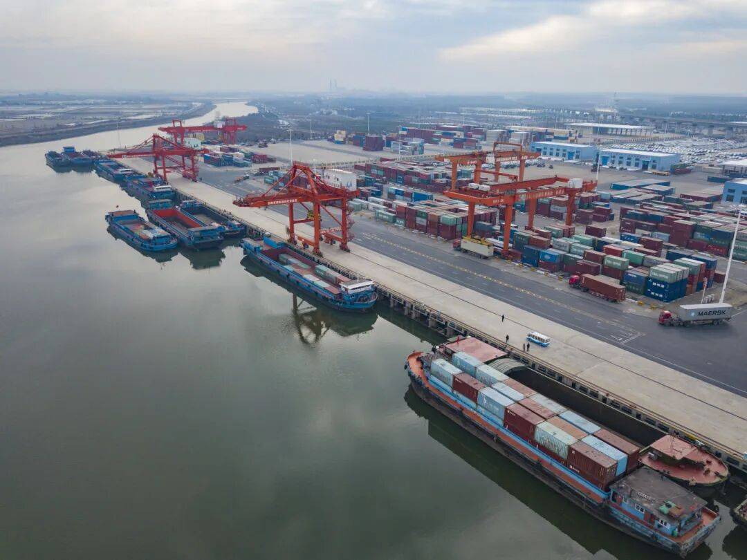 四部门：深化智慧港口建设 加快智慧航道建设