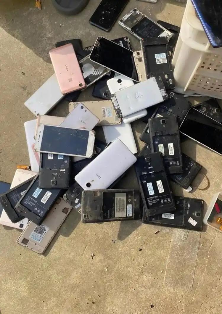二手手机回收价大涨？记者实探：“回收价涨了，但没那么夸张”